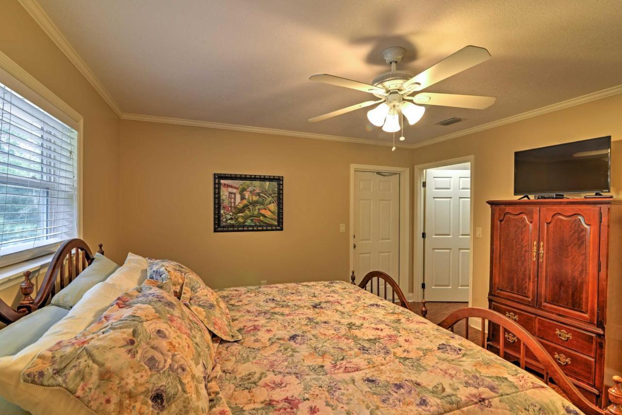 Crystal River Cottage On 1 Acre With Deck And Porch! Yankeetown Екстер'єр фото